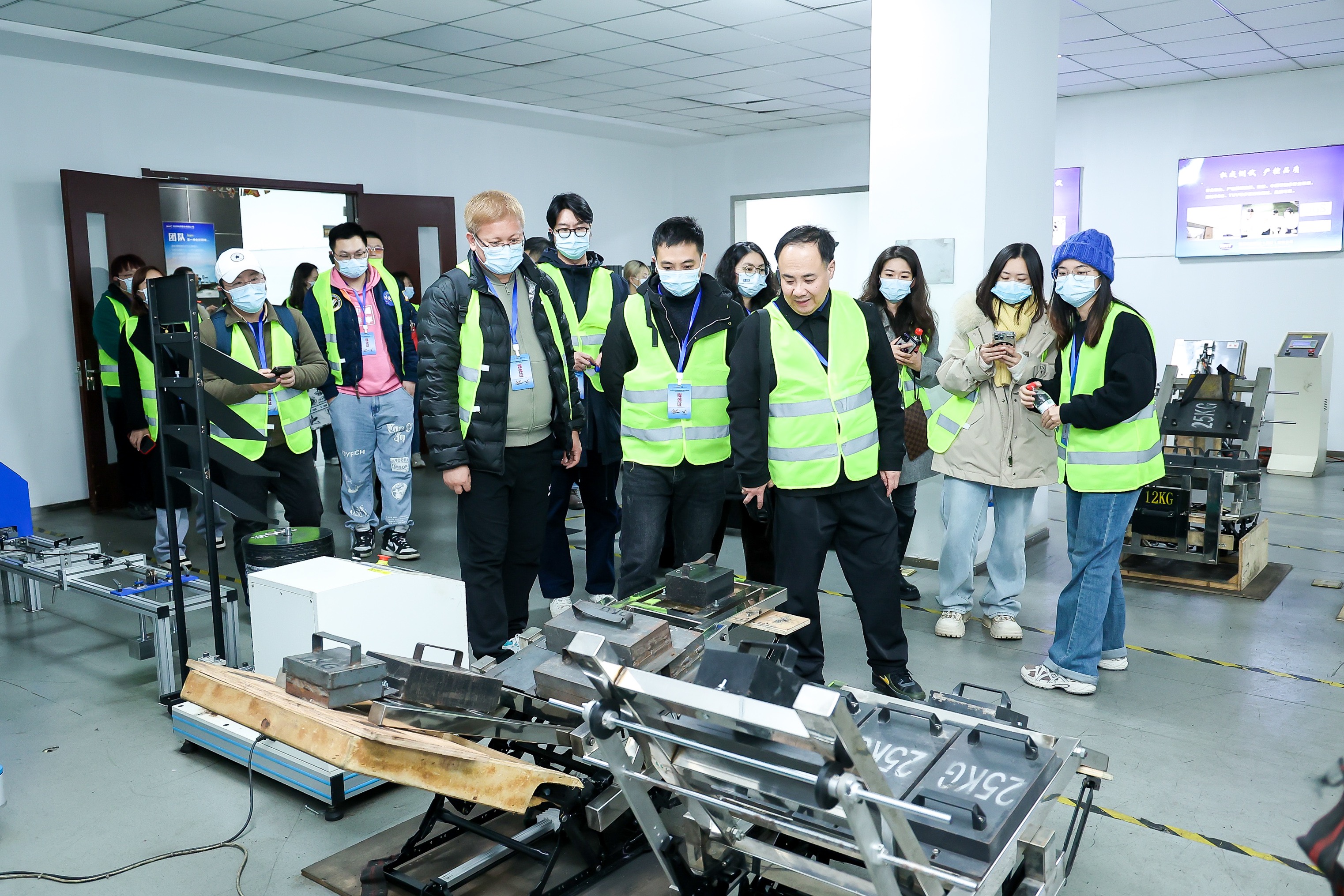 开元体育·(中国)官方网站媒体团探厂锐迈工厂解锁芝华仕头等舱背后的健康舒适密码(图5)