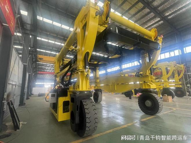 开元体育·(中国)官方网站集装箱跨运车与自动化搬运系统的结合(图1)