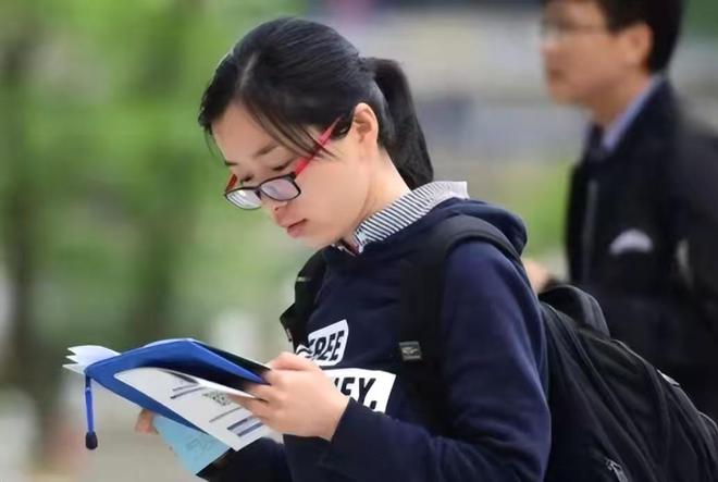 开元体育·(中国)官方网站最容易拿到“铁饭碗”的十大专业：法学位居第二金融学榜上(图4)