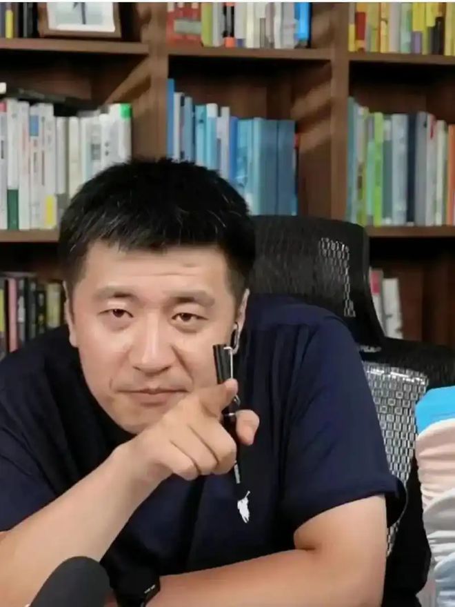 开元体育·(中国)官方网站张雪峰强烈劝退：这4个专业“又累又穷”毕业即失业！(图1)